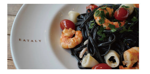 レシピ:イカスミ風味のリングイネ ダッテリーノトマト入り魚介のソース