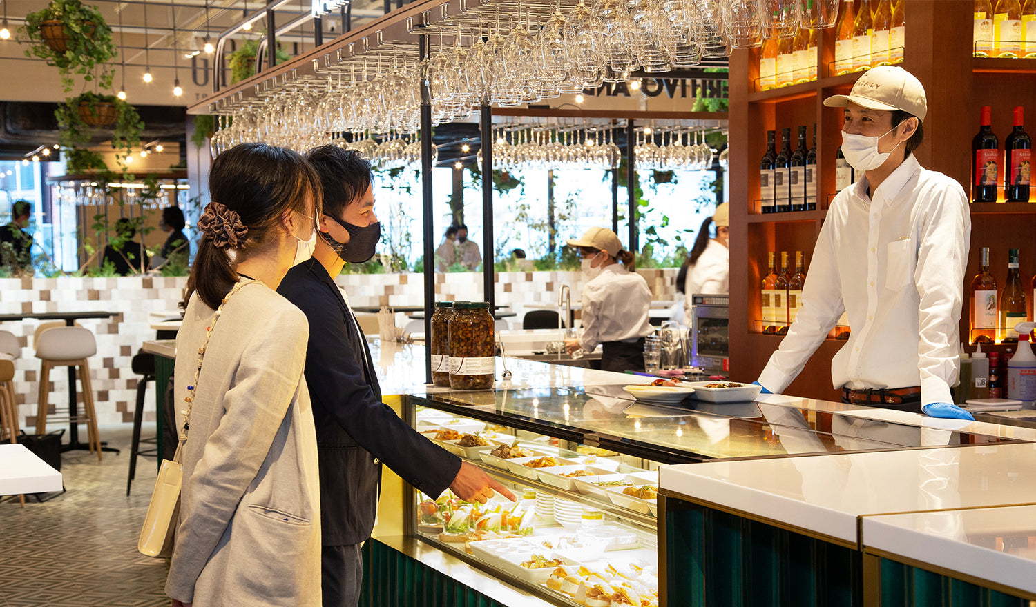 銀座店 - LA PIAZZETTA (APERITIVO AND WINE BAR)
