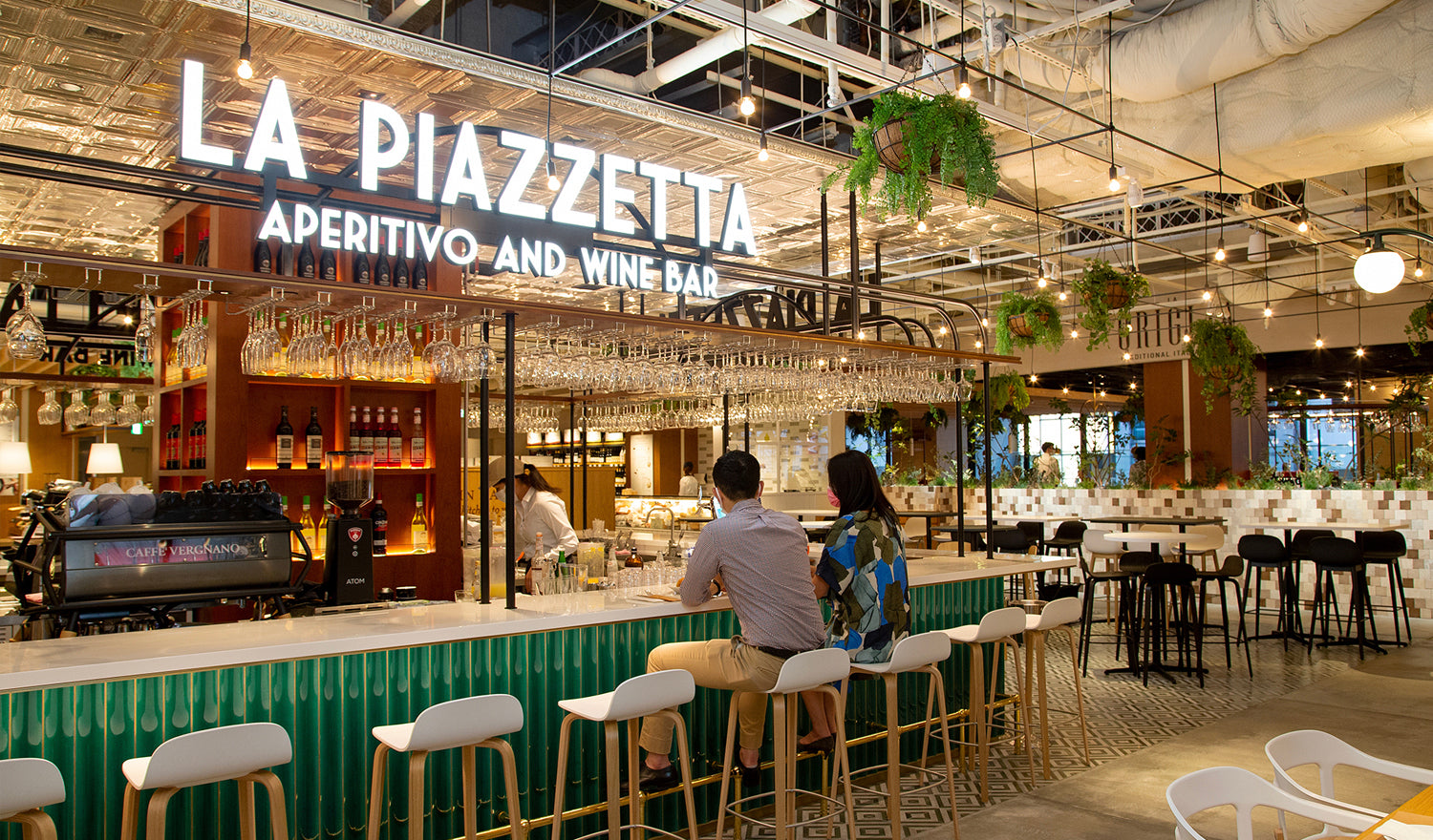 銀座店 - LA PIAZZETTA (APERITIVO AND WINE BAR)